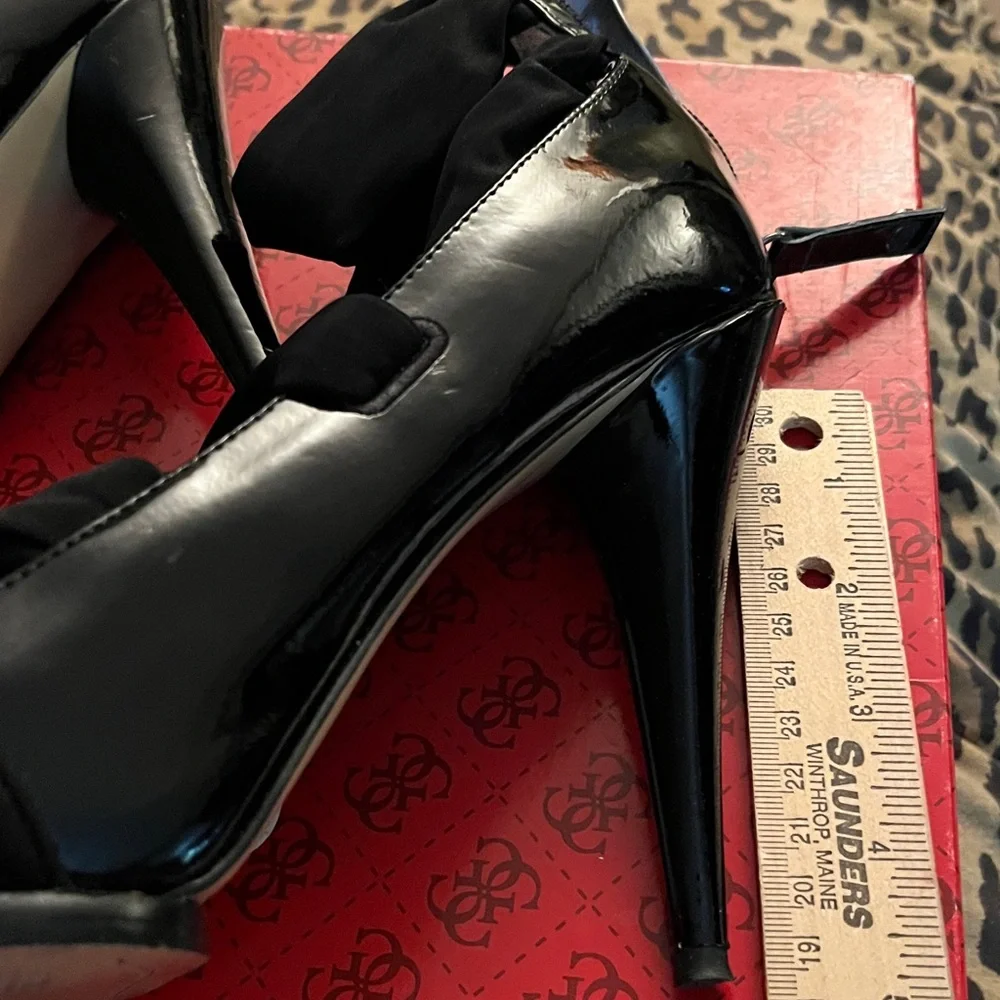 Guess size 10